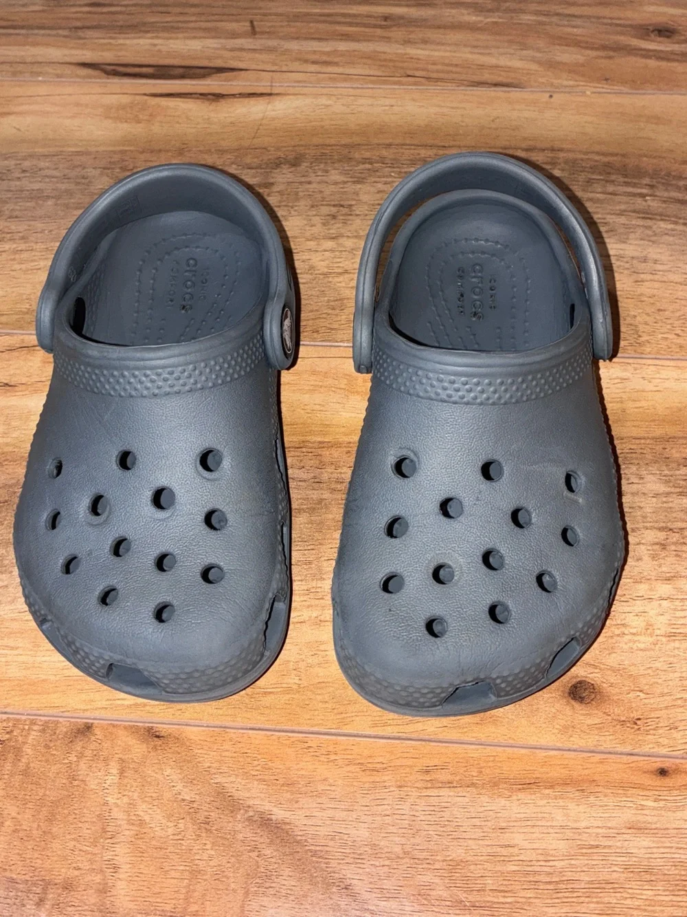 Kids Crocs, gray - size 8c
